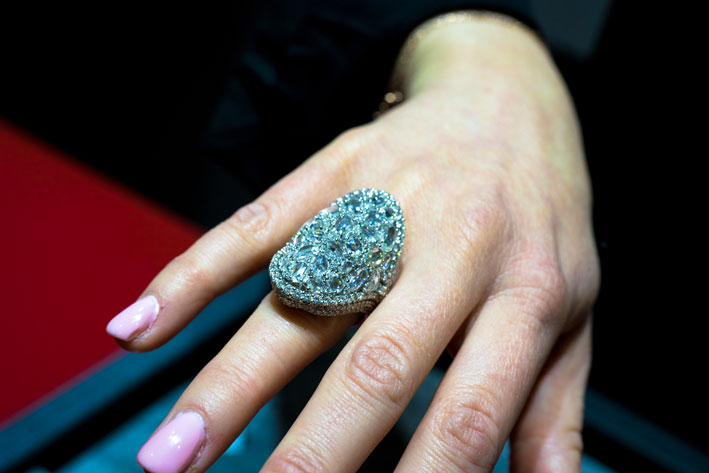 Anello con diamanti taglio rosa per 6,67 carati