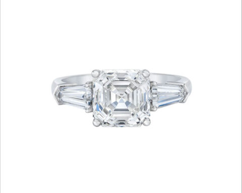 Anello con diamante taglio Asscher