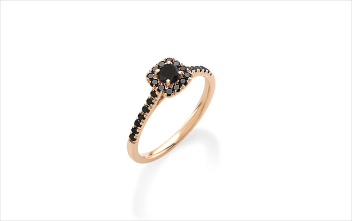 Crieri, anello in oro rosa e diamanti neri della collezione Allure