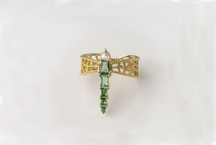 Anelo Dragonfly in oro 18 carati, smeraldi e diamanti