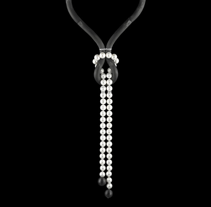 Fabio Salini, collana Cappio in fibra di carbonio, diamanti, perle di acqua dolce