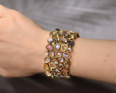 Bracciale in oro con gemme multicolori
