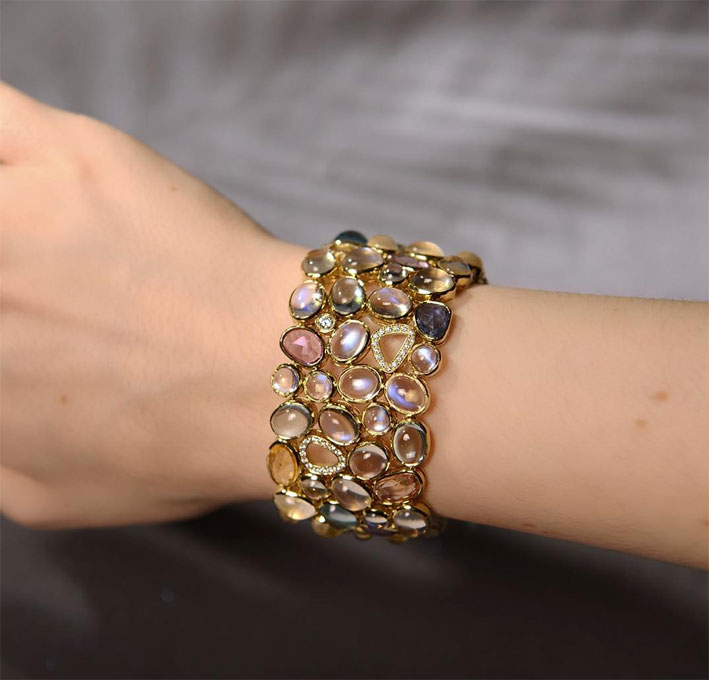 Bracciale in oro con gemme multicolori