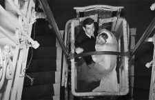 Un'immagine dal matrimonio tra Brigitte Bardot e Roger Vadim