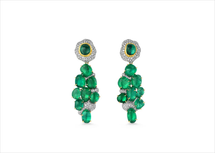 Orecchini in oro 18 carati con smeraldi colombiani e diamanti