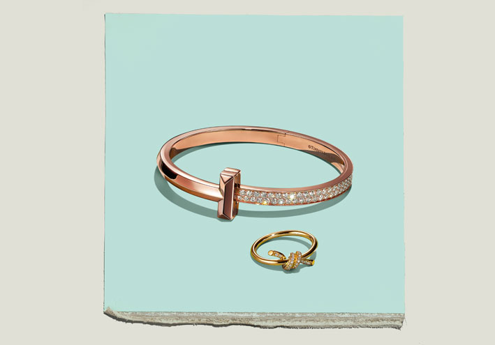 Bracciale della collezione Tiffany T e anello Tiffany Knot