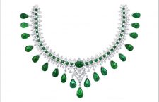 Monsoon necklace, con 168 carati di smeraldi e 42 carati di diamanti