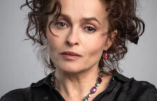 La grande attrice britannica Helena Bonham Carter con i gioielli by Larkspur & Hawk