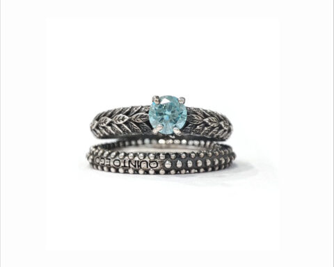 Anello in argento con cubic zirconia azzurra