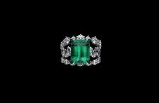 Anello con diamanti e smeraldo
