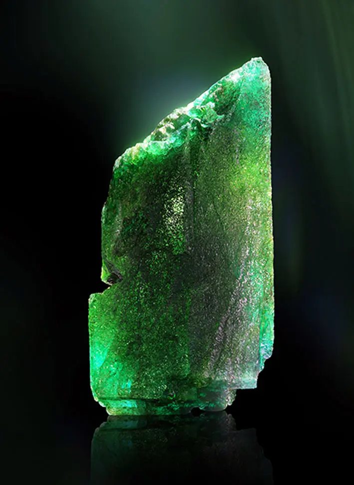 Il grande smeraldo del peso di 6,225 carati 