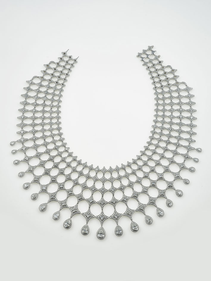Collana Marilyn, con diamanti taglio brillante, goccia e princess per 95.9 carati su oro bianco