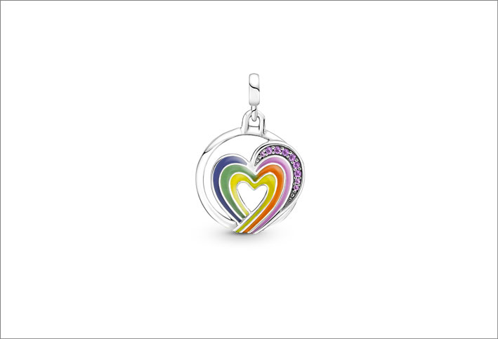 Medallion Heart of Freedom simbolo d'amore e di inclusione