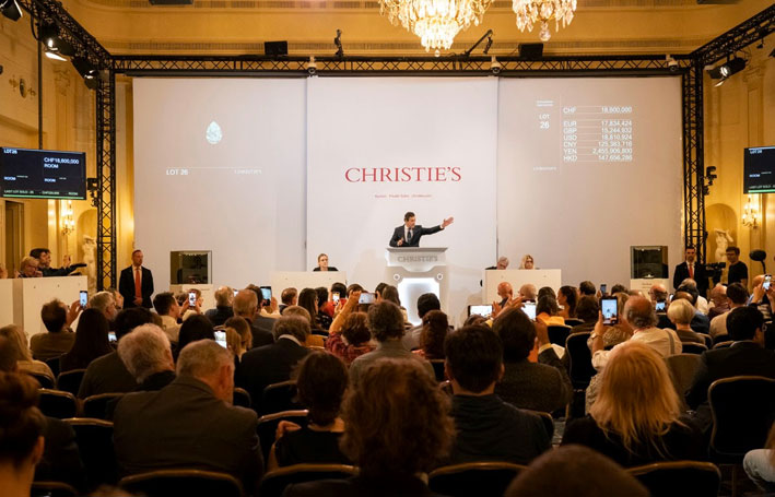 Rahul Kadakia, International Head of Christie's Jewellery, vende The Rock,, 228,31 carati, il più grande diamante bianco mai venduto all'asta