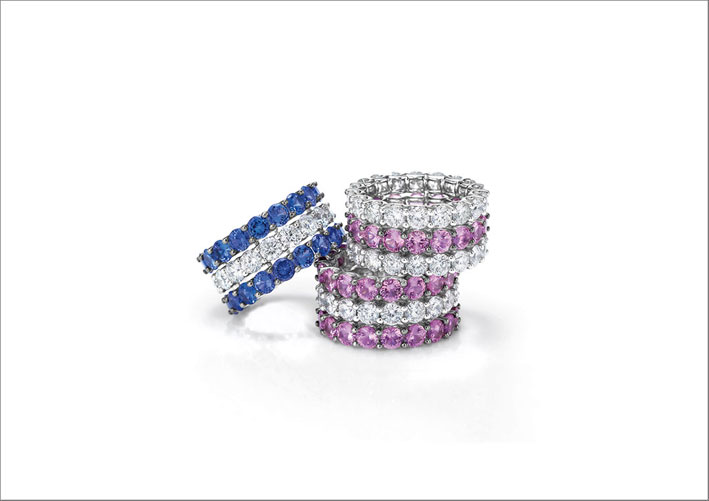 Anelli della linea 100 Diamond, con diamanti e zaffiri blu e rosa