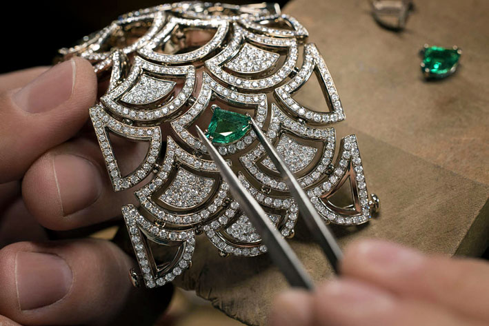 L'orologio Divas' Dream è realizzato in oro bianco, con otto smeraldi dello Zambia