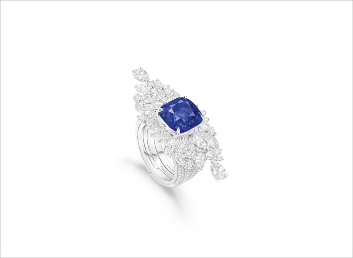 Flamboyant Nightfall Ring transformable, set with 1 cushion-cut sapphire (Madagascar - approx. 7.89 cts), pear-shaped diamonds, marquisecut diamonds and brilliant-cut diamonds