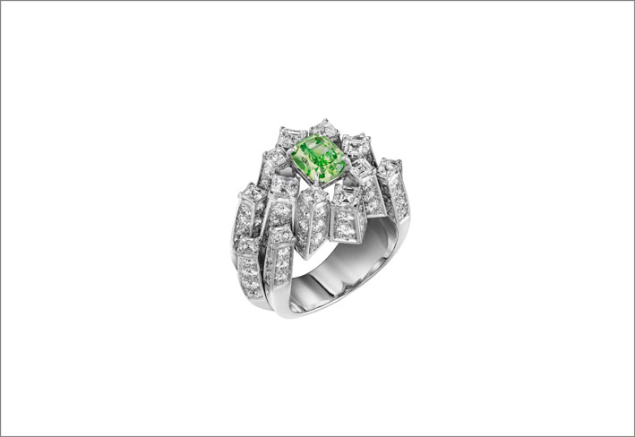 Anello Viridia, con Viridia diamante verde taglio Asscher da 1,25 carati e diamanti bianchi