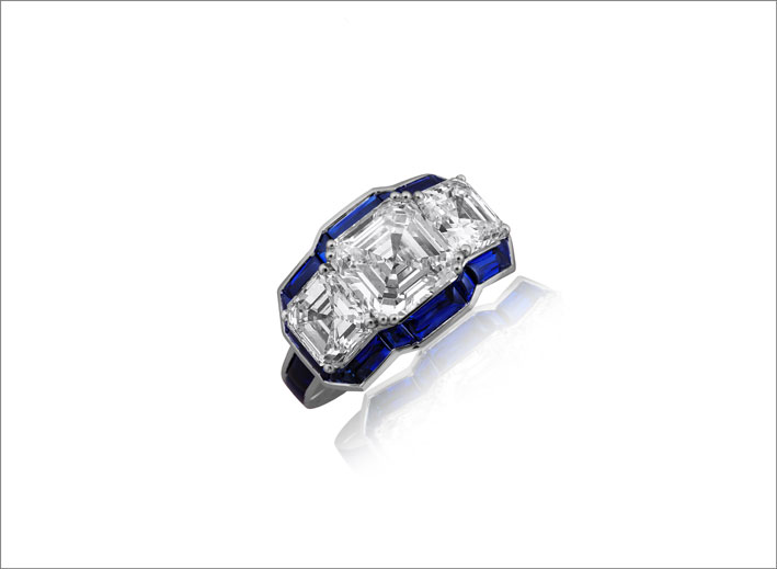 Anello Xpandable con diamanti per 6 carati e zaffiri blu