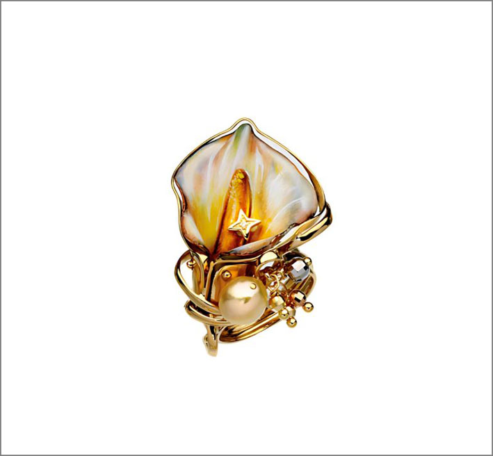 Anello Calla con perle e brillanti