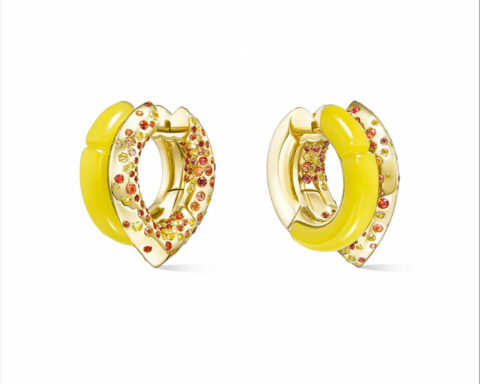 Orecchini in oro giallo, agata gialla, zaffiri