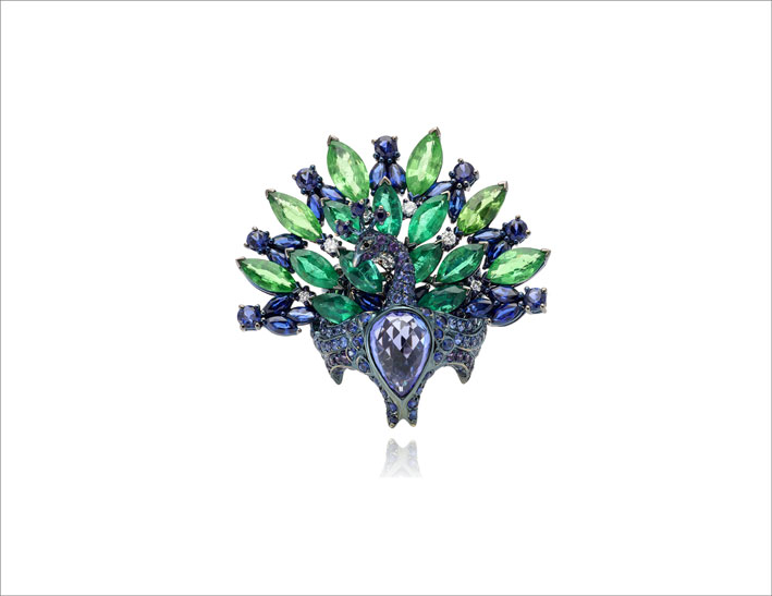 Anello Peacock realizzato con tanzanite, smeraldi, tormaline