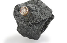 Anello ispirato alla divinità etrusca della luce