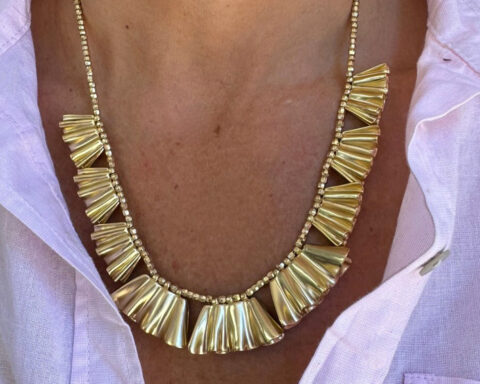 Ulani Heart Stations Necklace in zinco dorato