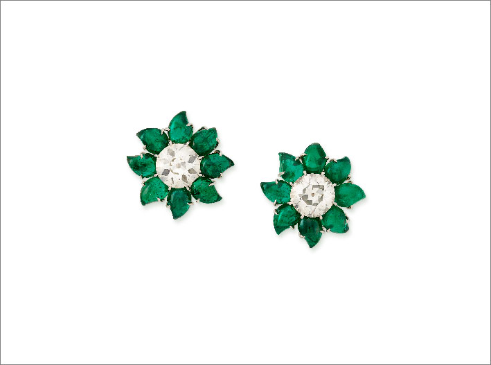 Orecchini Emerald Flower, con diamanti Golconda e smeraldi