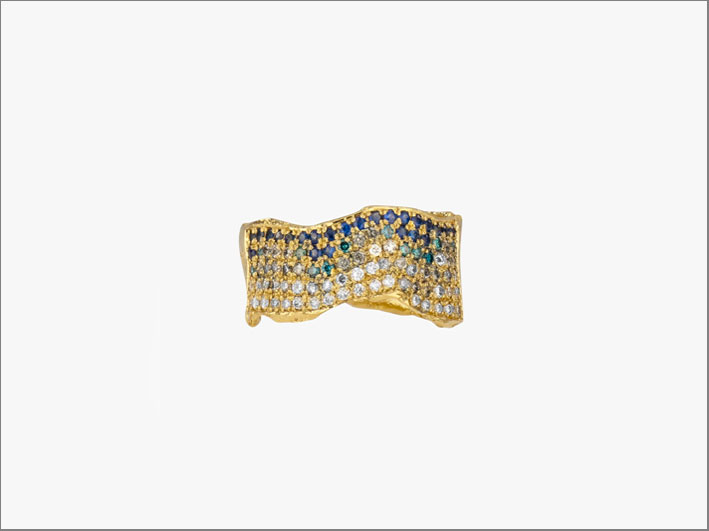 Anello in oro 14 carati con 50 zaffiri e 70 diamanti