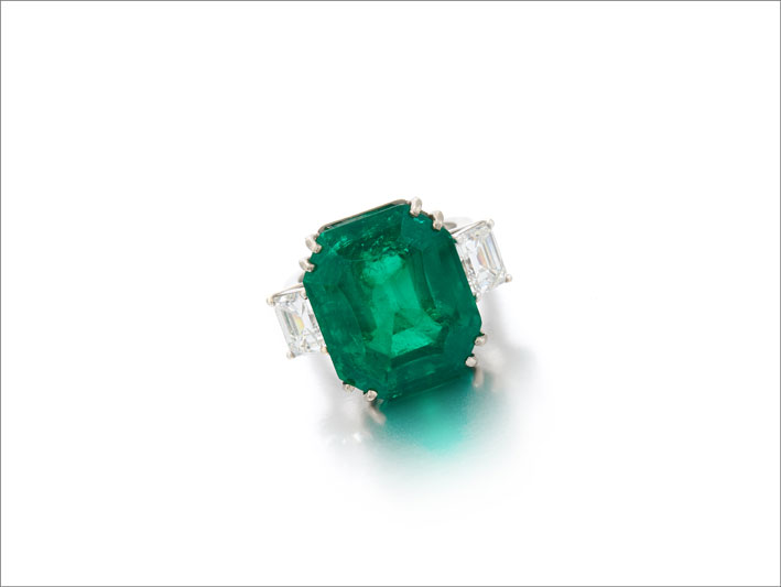 Anello con smeraldo colombiano e diamanti