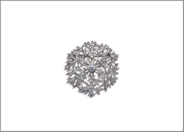 Spilla "Fiocco di neve" con gemme. Platino, diamanti. Attribuito al laboratorio di Alma Pihl, Carl Fabergé Diametro 3,2cm