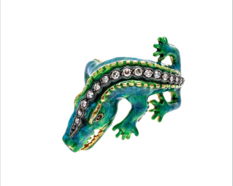 Anello Alligatore in oro giallo 18k con smalto verde e blu, diamanti