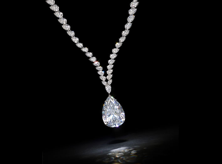 Collana di diamanti con un eccezionale diamante taglio pera di colore D da 86,64 carati