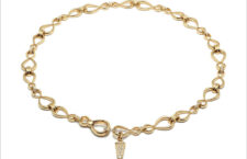 Collier in oro della collezione Anniversary 100 in oro giallo e pendente con diamanti