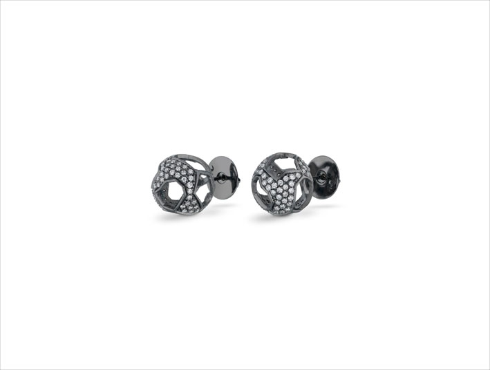 EXPLOSION OF JOY GRAND STUDS EARRINGS WITH WHITE DIAMONDS WITH 18KT BLACK GOLD