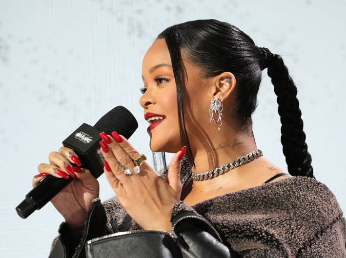 Rihanna nella conferenza stampa che ha preceduto l'esibizione per il superbowl