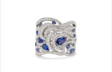 Il bracciale Marea, con diamanti e tanzanite su oro bianco