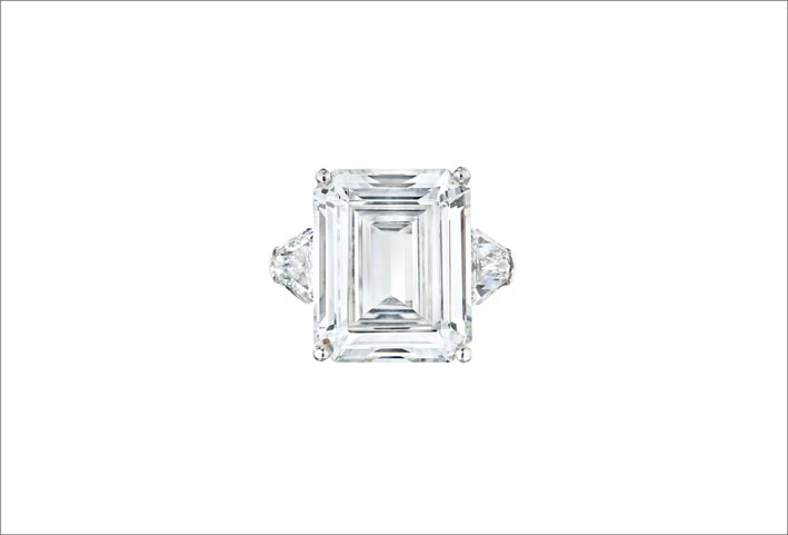 Anello con diamanti di colore D da 20,54 carati