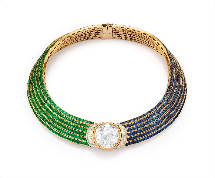 Collana girocollo di Bulgari con diamanti, zaffiri e smeraldi