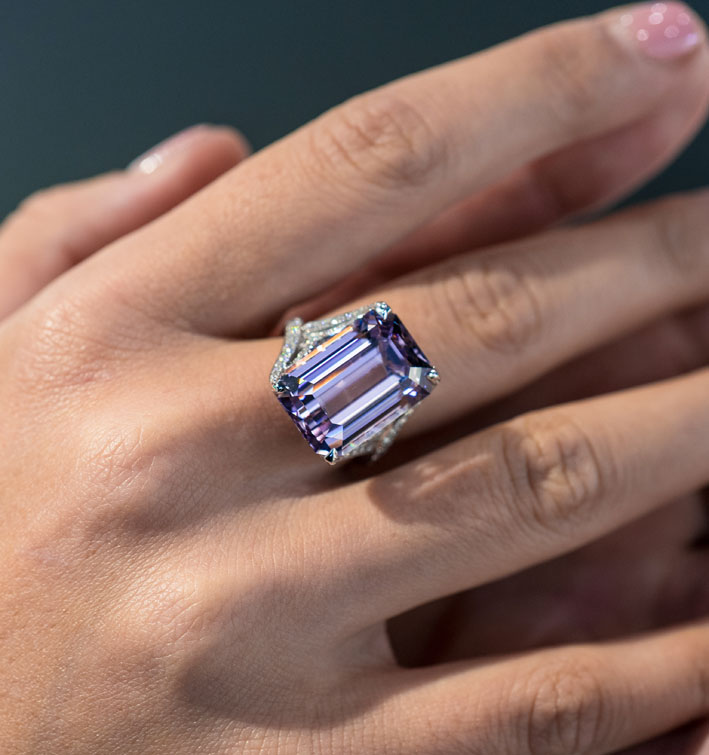 Toji Jewelry, anello con spinello color lavanda