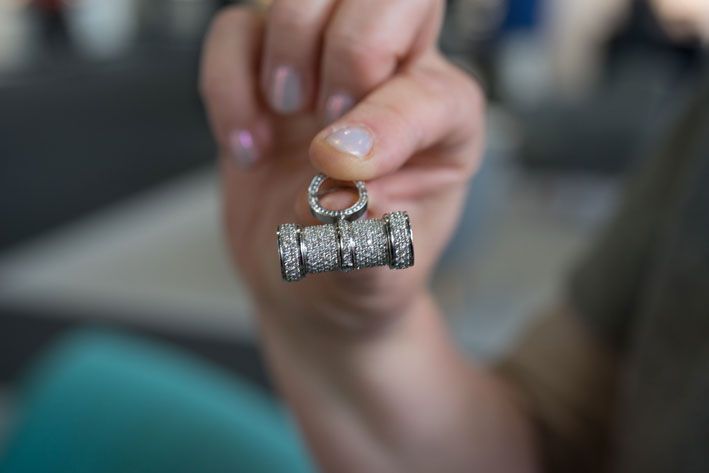 Il ciondolo-caleidoscopio di Drutis Jewellery. Copyright: gioiellis.com