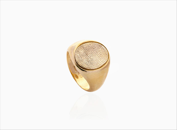 Anello chevalier in oro 9 carati con impronta digitale