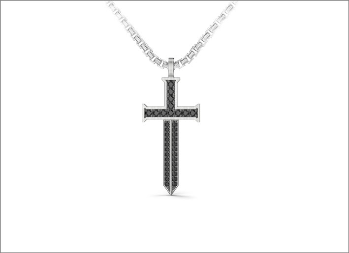 Collana con croce in argento e spinelli neri