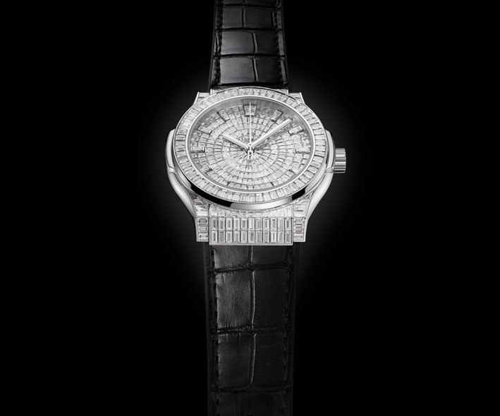 L'orologio in oro bianco con 431 diamanti taglio baguette, per un totale di circa 14,6 carati