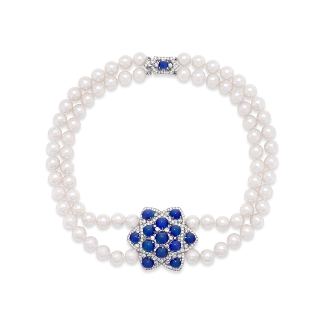 La collana di perle e zaffiri indossata da Audrey Hepburn