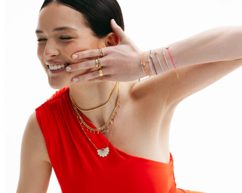 Mist Jewels, indossato