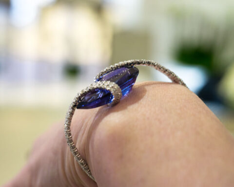 Bracciale Vita, visto di lato