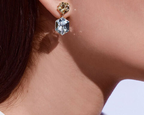 Orecchini della collezione Klar in oro, con morganite e acquamarina