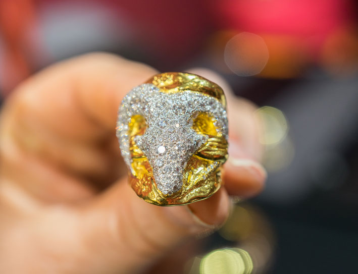 Pas seulement de l'or pour Vicky Shawe 4 vicky shawe anello oro diamanti 25 the maul copyright gioiellis